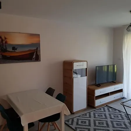 Park - Nowe Nad Morzem Apartmán *